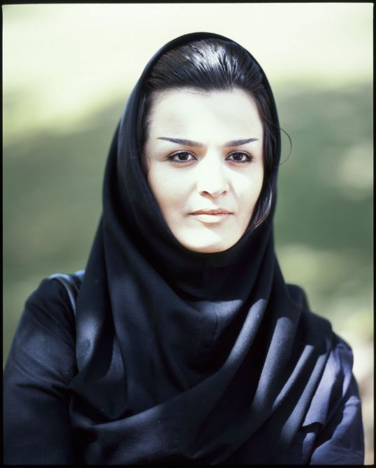 April 2006 - Tehran - Veiled university student portrayed in a park. © Pierre Crom - 009_Scan_20_bew_kopie_3